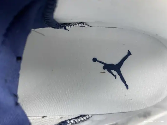 CT8529-141 Jordan Navy 6 (2022) Midnight Retro 0427